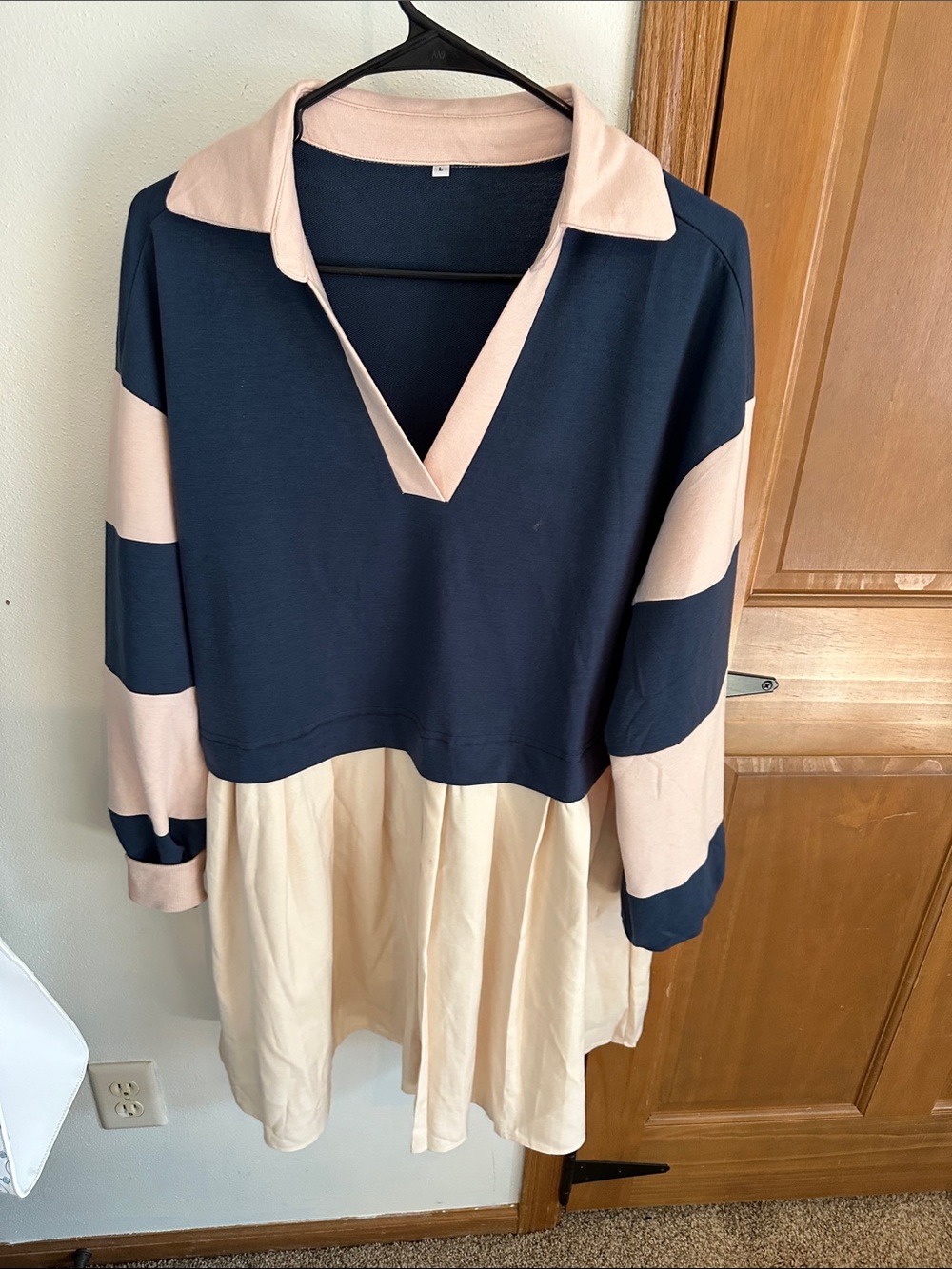 Women's Navy and Blush Collared V-Neck Mixed-Media Top